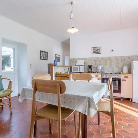 Holiday home Ferme Kerlan 5min En Voiture Plobannalec-Lesconil